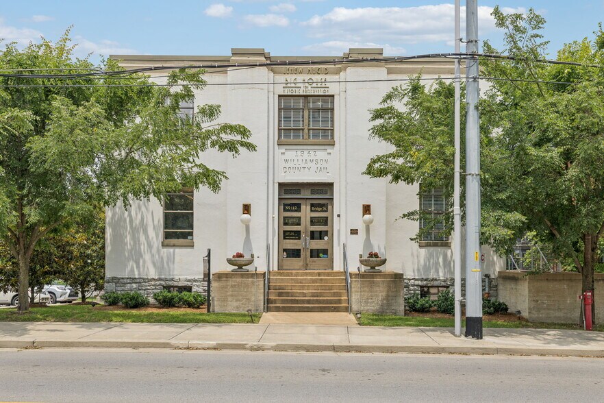 112 Bridge St, Franklin, TN à vendre - Photo de l’immeuble – Image 2 sur 46