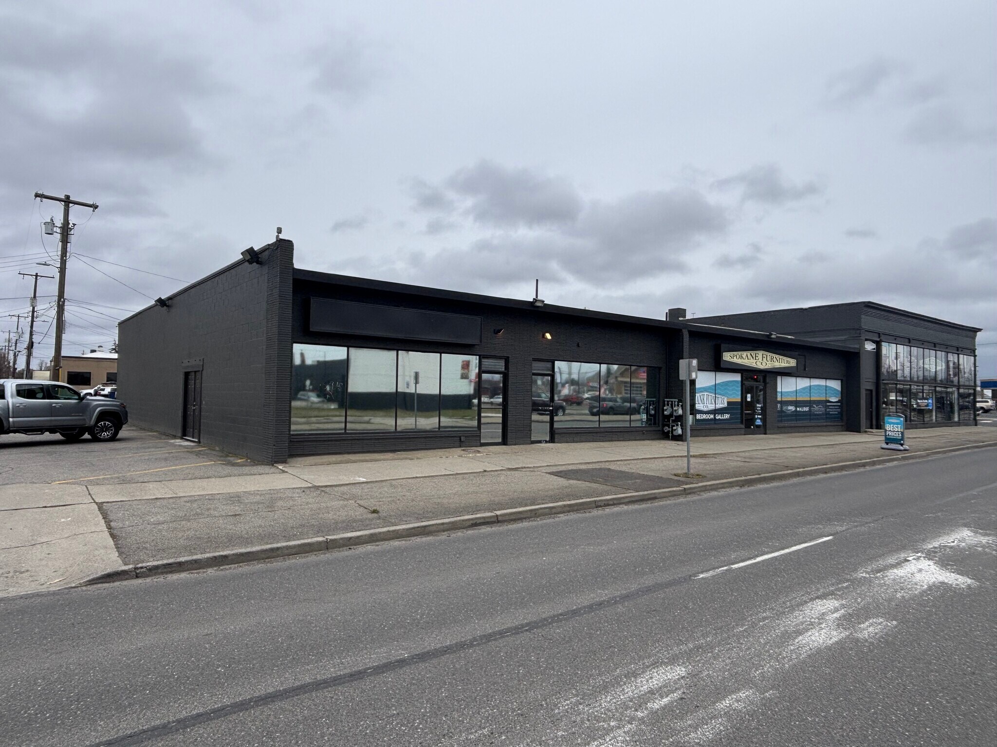 8-14 W Indiana St, Spokane, WA à louer Photo principale– Image 1 sur 2