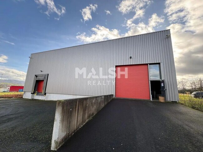 Plus de détails pour Local d’activités à vendre