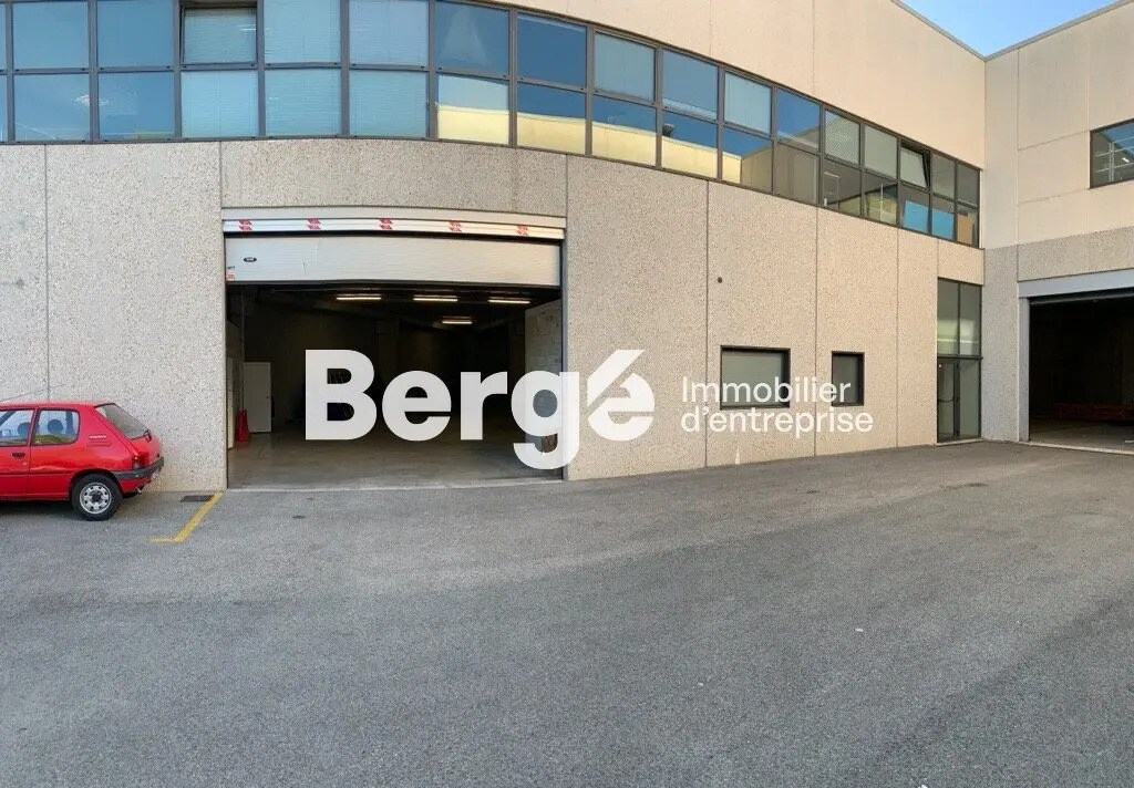 Industriel/Logistique dans Mouans-Sartoux à louer Photo de l’immeuble– Image 1 sur 5