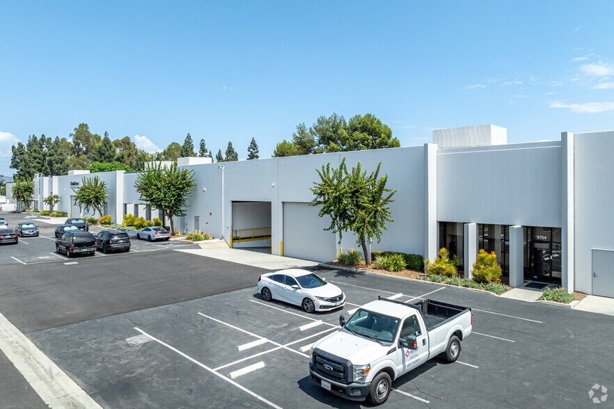 9740-9754 Alburtis Ave, Santa Fe Springs, CA à louer - Photo de l’immeuble – Image 2 sur 16