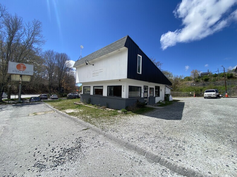 225 Coxe Ave, Asheville, NC à vendre - Photo de l’immeuble – Image 3 sur 21