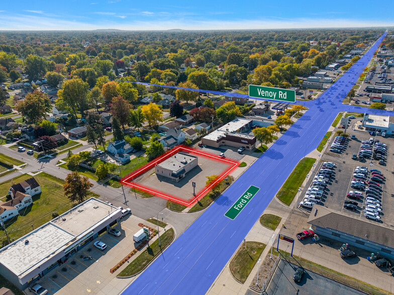 32611 Ford Rd, Garden City, MI à louer - Photo de l’immeuble – Image 1 sur 19