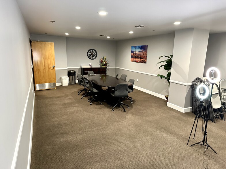 301 Mission Ave, Oceanside, CA à louer - Photo intérieure – Image 2 sur 21