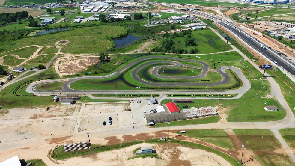 3501 S Interstate Dr, Norman, OK à vendre - Aérien – Image 2 sur 3