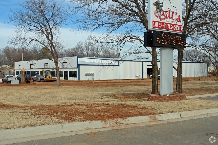 813 S Perkins Rd, Stillwater, OK à louer - Photo de l’immeuble – Image 2 sur 12