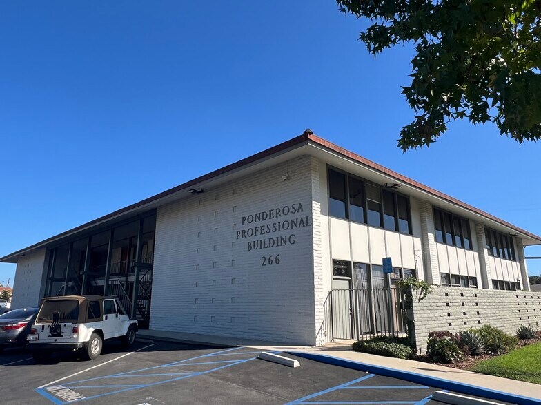 266 Mobil Ave, Camarillo, CA à louer - Photo de l’immeuble – Image 2 sur 5