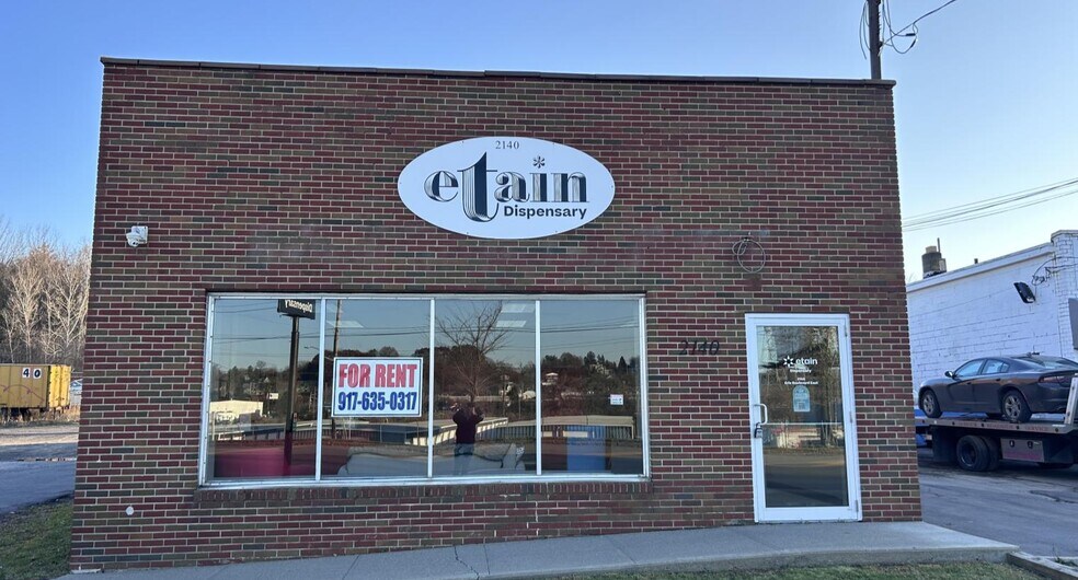 2140 Erie Blvd E, Syracuse, NY à louer - Photo principale – Image 1 sur 4