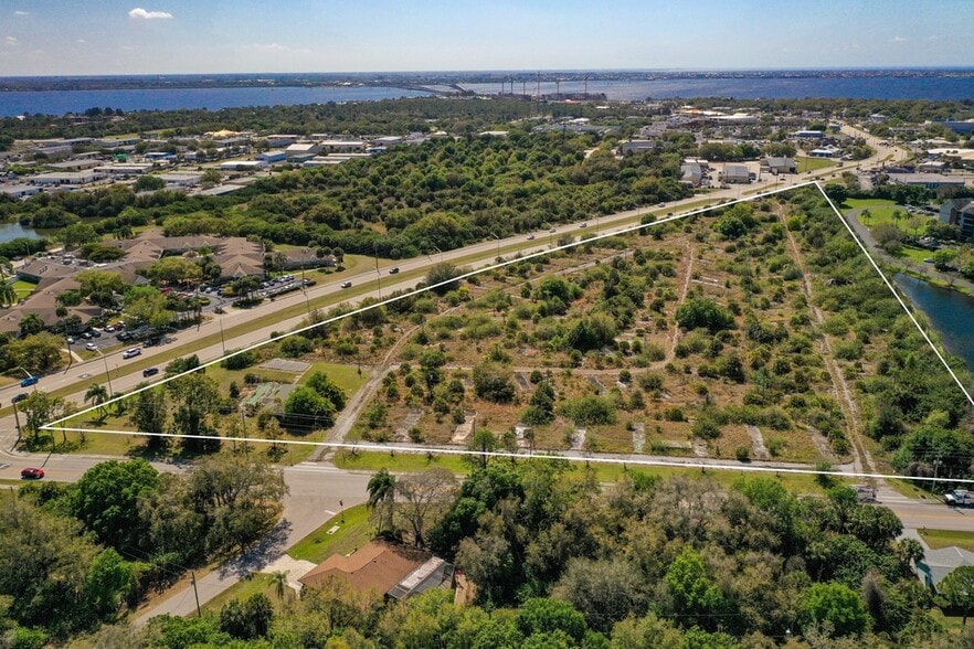 4135 Kings Hwy, Port Charlotte, FL à vendre - Photo de l’immeuble – Image 2 sur 3