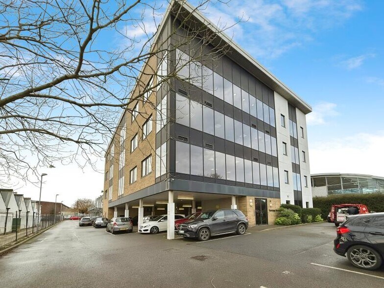 6-7 Claydons Ln, Rayleigh à louer - Photo de l’immeuble – Image 2 sur 2