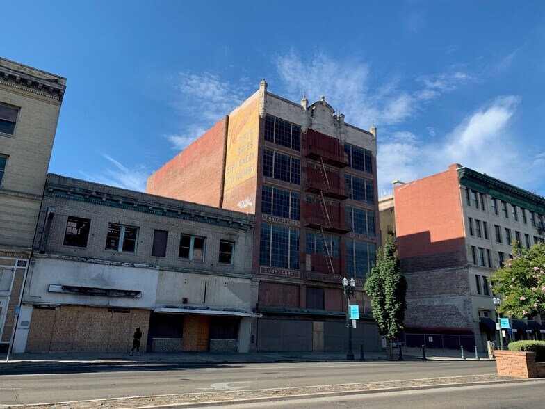 Weber Ave Portfolio portefeuille de 3 biens à vendre sur LoopNet.fr - Photo de l’immeuble – Image 2 sur 22