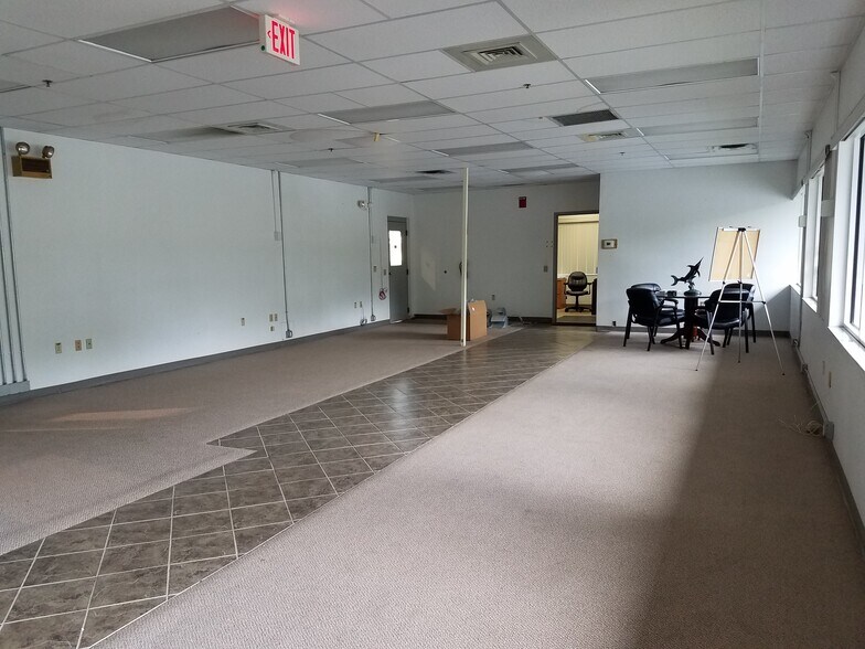 541 NW Interpark Pl, Port Saint Lucie, FL à vendre - Photo intérieure – Image 3 sur 17