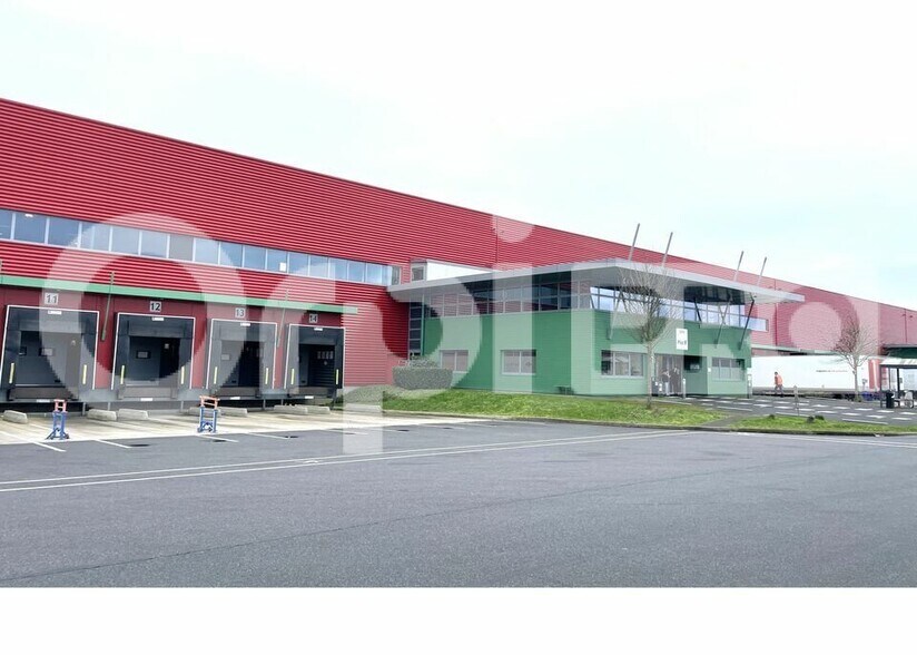 Industriel/Logistique dans Le Coudray Montceaux à louer - Photo de l’immeuble – Image 1 sur 10