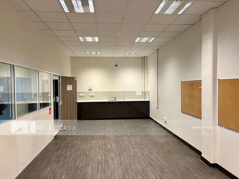 Local d’activités dans Gennevilliers à louer - Photo intérieure – Image 2 sur 7