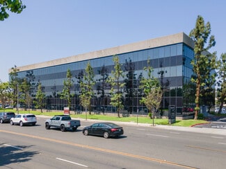 Plus de détails pour 400 N Tustin Ave, Santa Ana, CA - Bureau à louer
