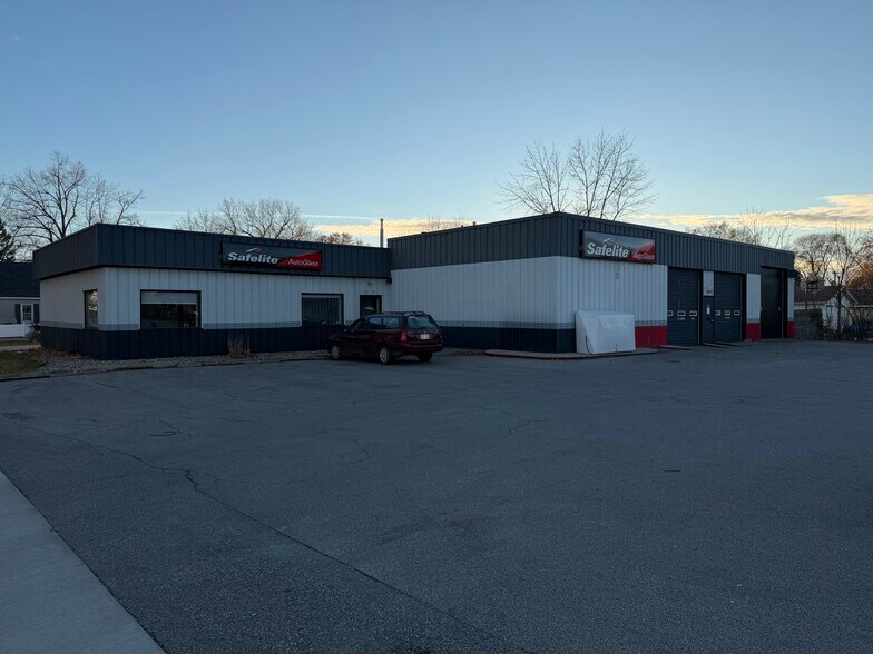 1619 W Wisconsin Ave, Appleton, WI à vendre - Photo de l’immeuble – Image 2 sur 6