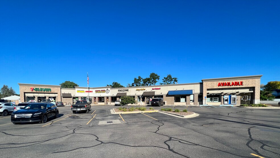 2141-2181 N Pontiac Trail, Commerce Township, MI à louer - Photo de l’immeuble – Image 1 sur 6