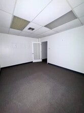 666 Plainsboro Rd, Plainsboro, NJ à louer Photo intérieure– Image 2 sur 7