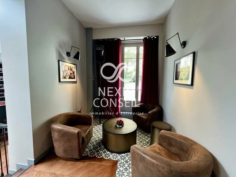 Bureau dans Neuilly-sur-Seine à louer - Photo de l’immeuble – Image 3 sur 12