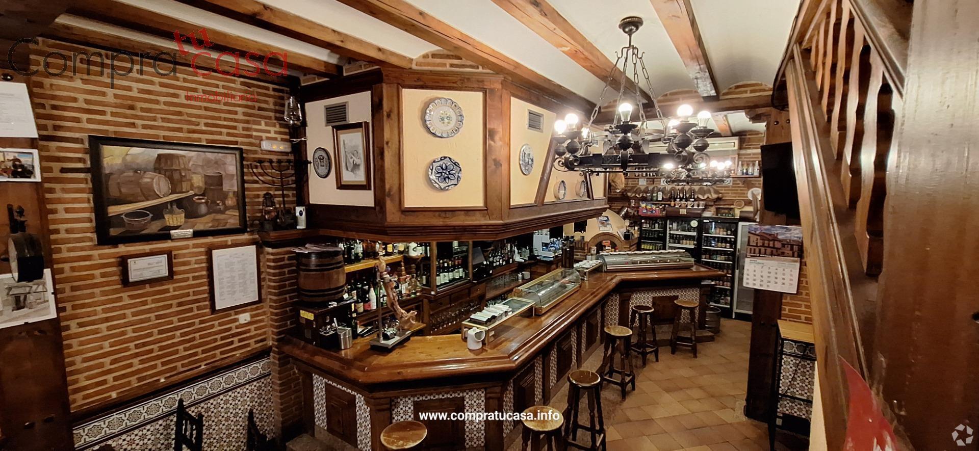 Local commercial dans Palazuelos de Eresma, Segovia à vendre Photo principale– Image 1 sur 11