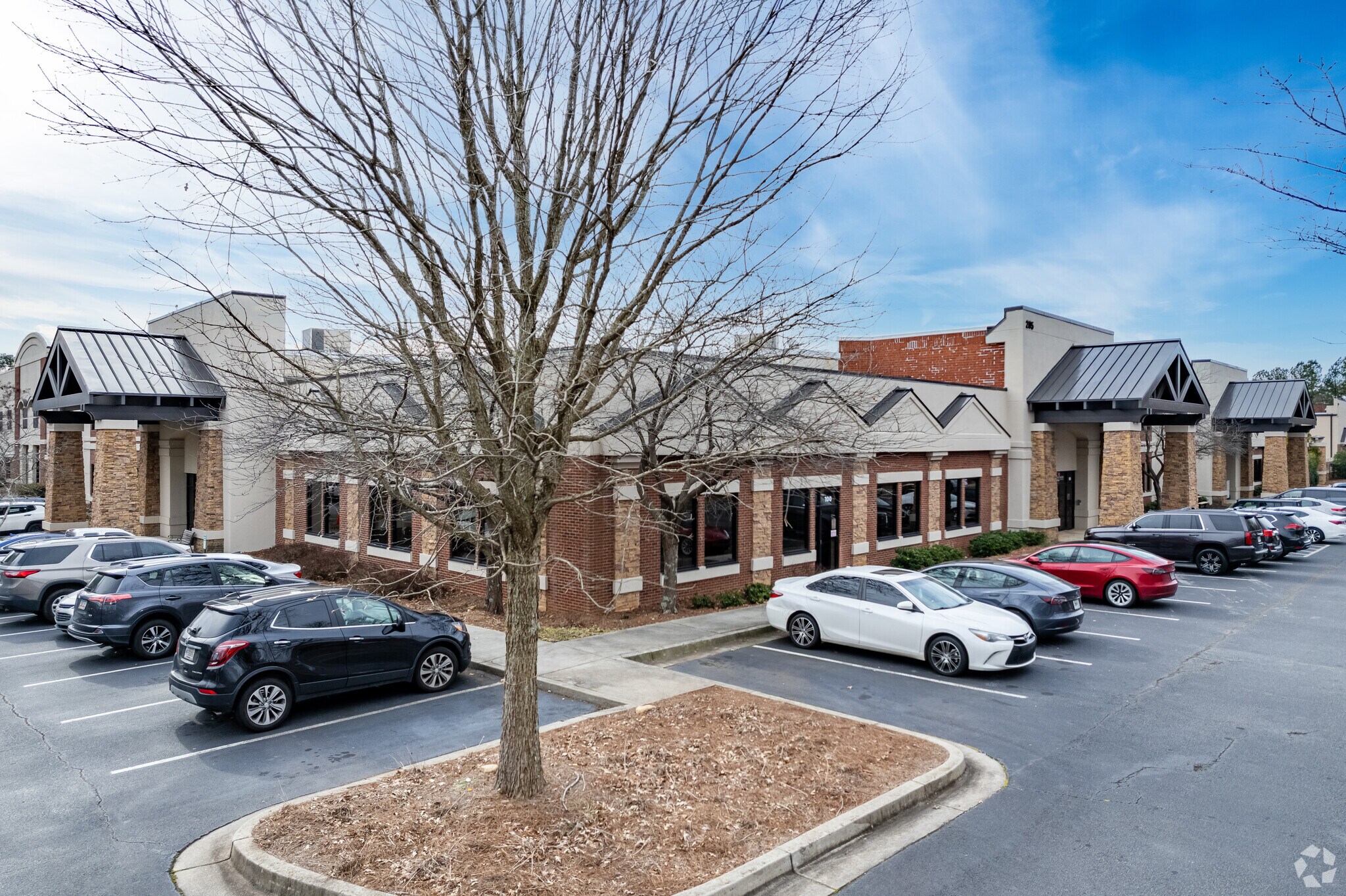 205 Hembree Park Dr, Roswell, GA à louer Photo de l’immeuble– Image 1 sur 8