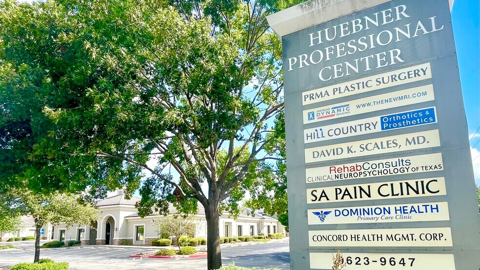 9643 Huebner Rd, San Antonio, TX à vendre - Photo de l’immeuble – Image 2 sur 26