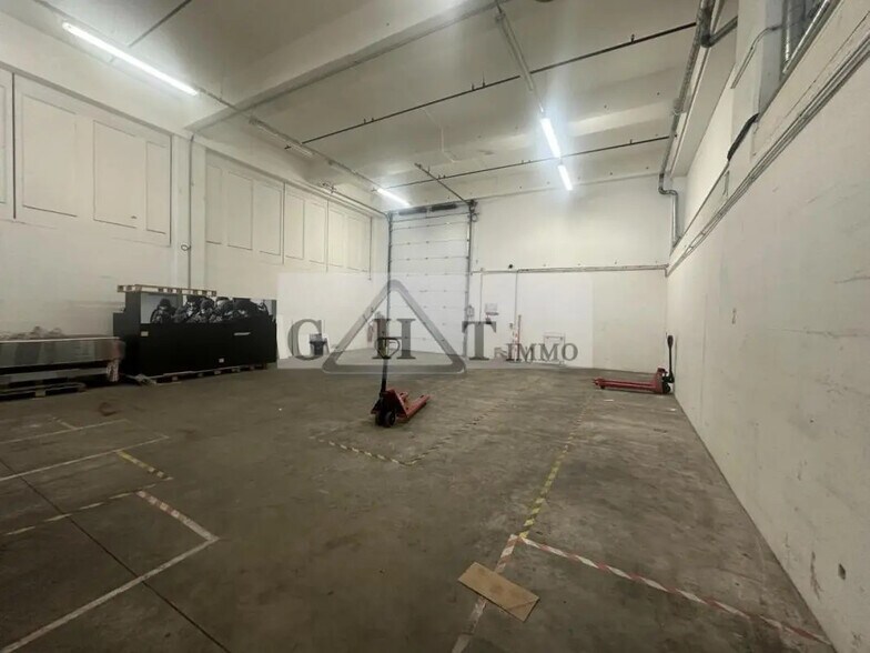 Industriel/Logistique dans Montreuil à vendre - Photo de l’immeuble – Image 2 sur 10