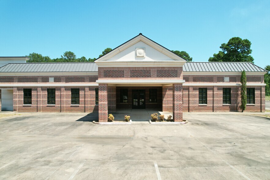 200 Renaissance Way, Crockett, TX à vendre - Photo de l’immeuble – Image 3 sur 40