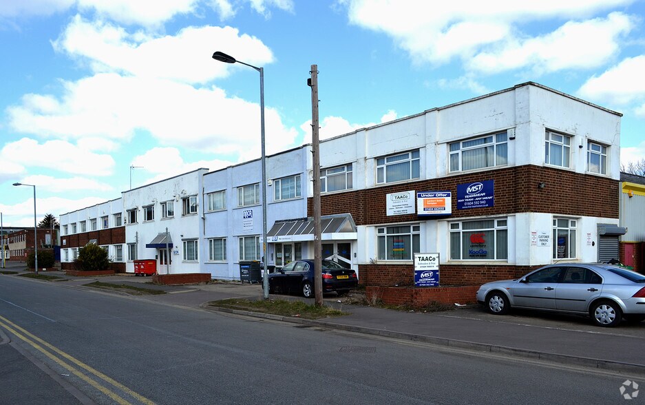 Ross Rd, Northampton à vendre - Photo principale – Image 1 sur 3