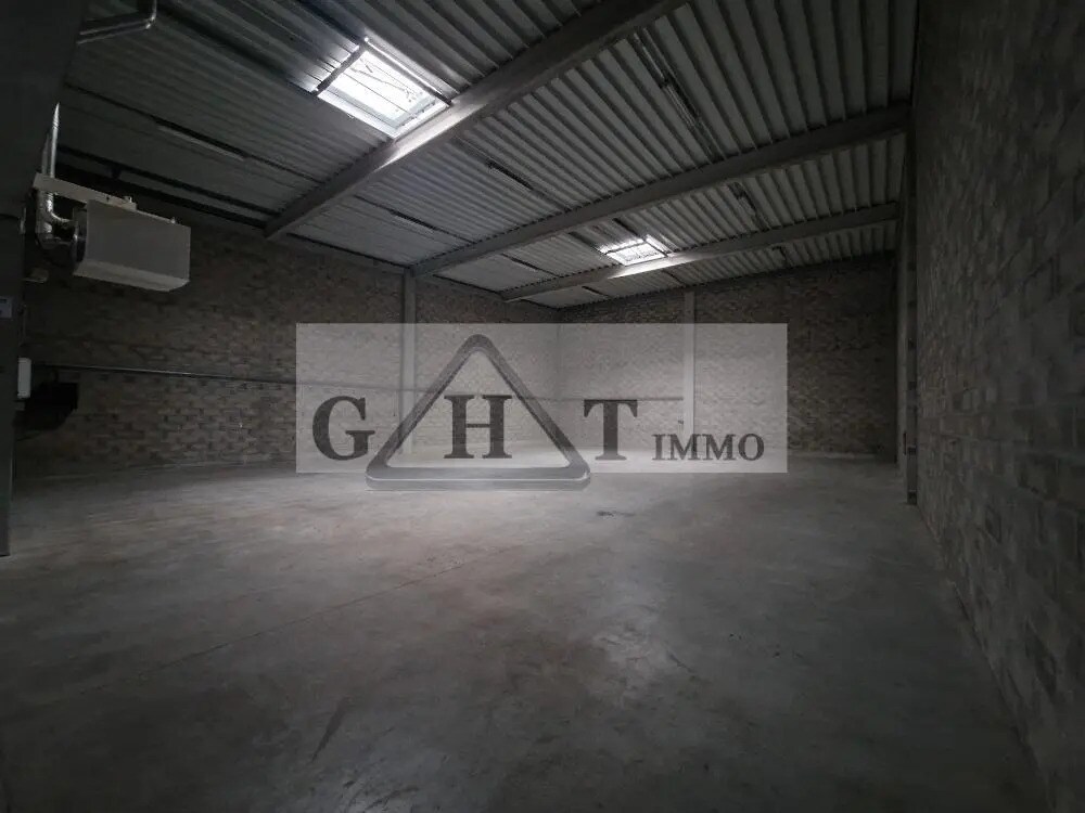 Industriel/Logistique dans Stains à louer Photo intérieure– Image 1 sur 5