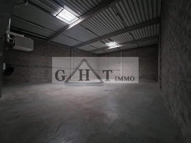 Plus de détails pour Bureau, Industriel/Logistique à louer