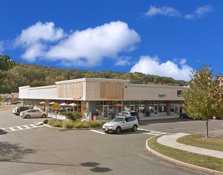 650 White Plains Rd, Tarrytown, NY à louer - Photo de l’immeuble – Image 1 sur 6