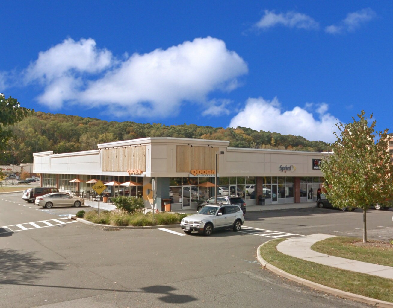 650 White Plains Rd, Tarrytown, NY à louer Photo de l’immeuble– Image 1 sur 7