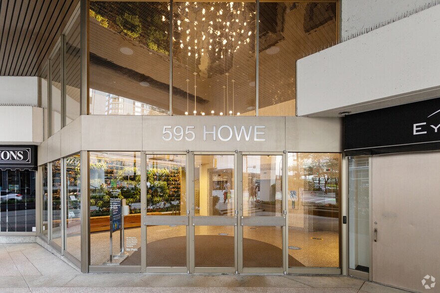 595 Howe St, Vancouver, BC à louer - Photo de l’immeuble – Image 3 sur 4
