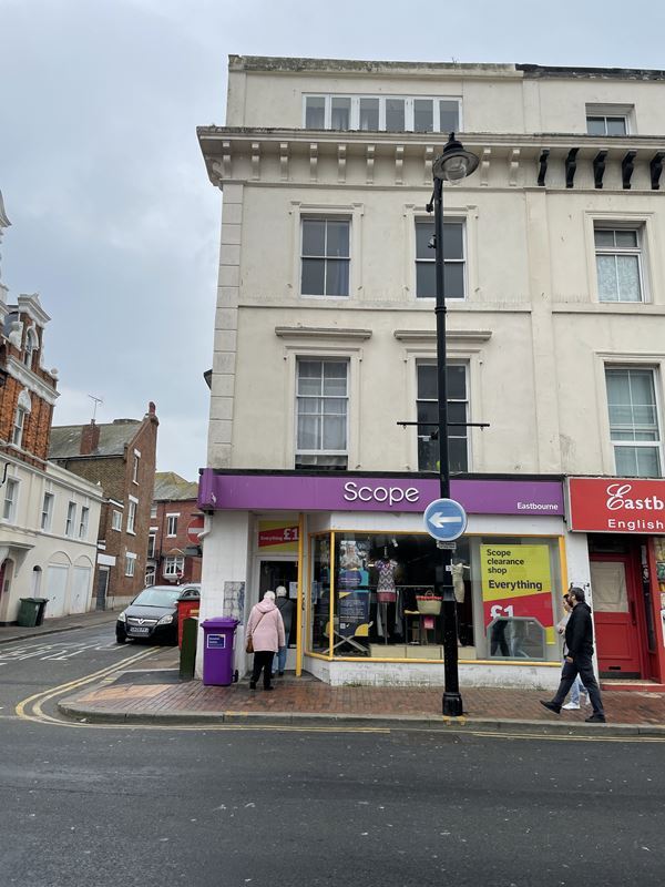11-11A Seaside Rd, Eastbourne à louer Photo de l’immeuble– Image 1 sur 1