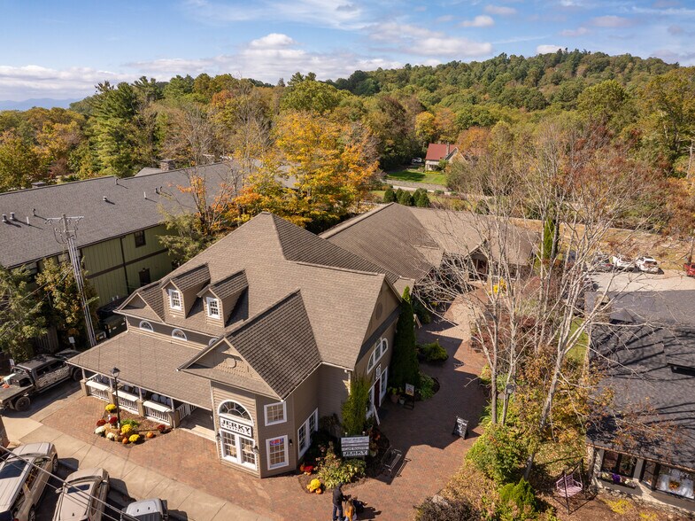 1132 Main St, Blowing Rock, NC à vendre - Photo de l’immeuble – Image 3 sur 7