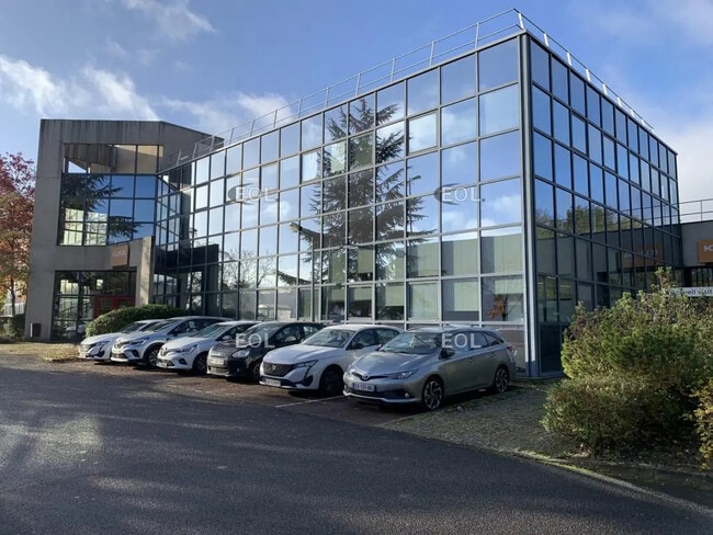 Plus de détails pour Local d'activités à louer