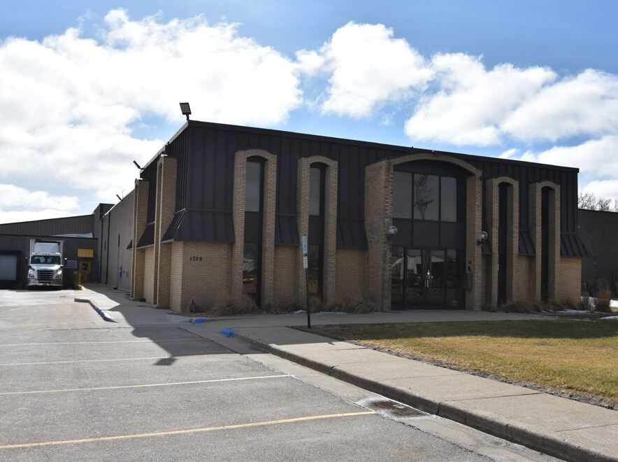 1720 3rd Ave N, Fargo, ND à vendre Photo principale– Image 1 sur 27