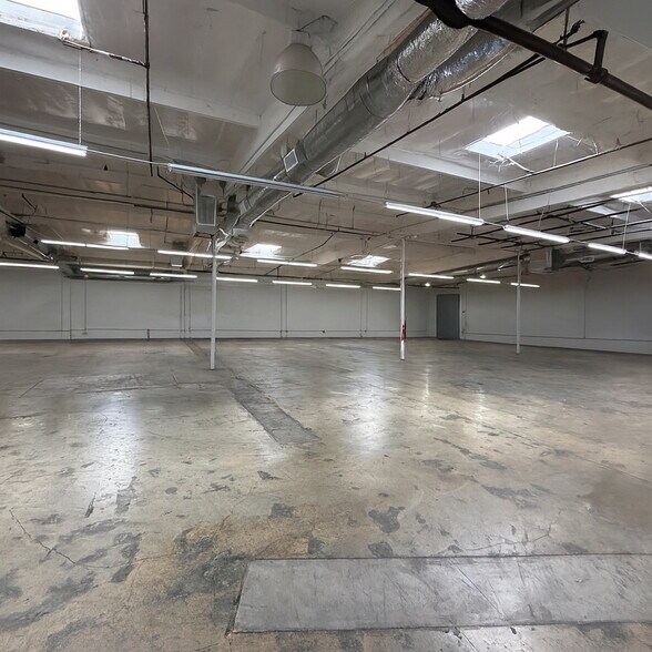 147-155 Mission Rd, Los Angeles, CA à louer - Photo de l’immeuble – Image 2 sur 7