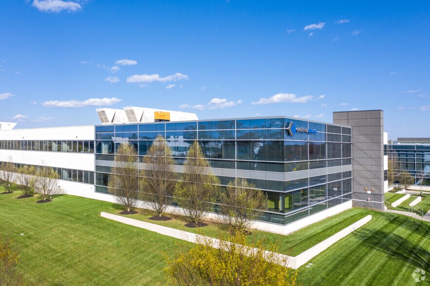 721 Arbor Way, Blue Bell, PA à louer - Photo de l’immeuble – Image 3 sur 12