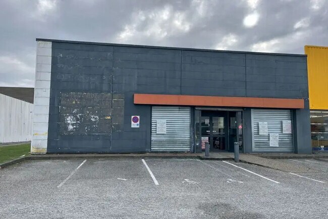 Plus de détails pour Local commercial à louer