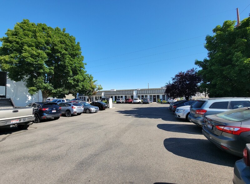 5440 W Franklin Rd, Boise, ID à louer - Photo de l’immeuble – Image 3 sur 6