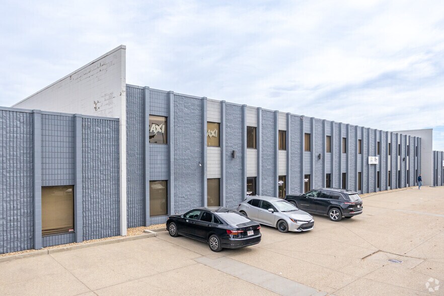 17890 106th Ave NW, Edmonton, AB à louer - Photo principale – Image 2 sur 8
