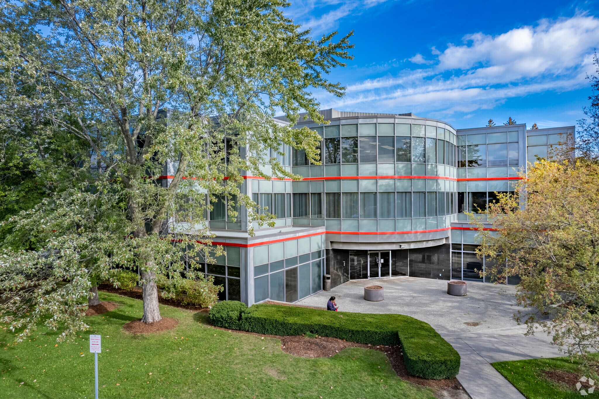 1599 Hurontario St, Mississauga, ON à louer Photo principale– Image 1 sur 6