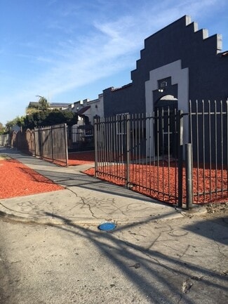Plus de détails pour 1114-1120 E 67th St, Los Angeles, CA - Logement à vendre