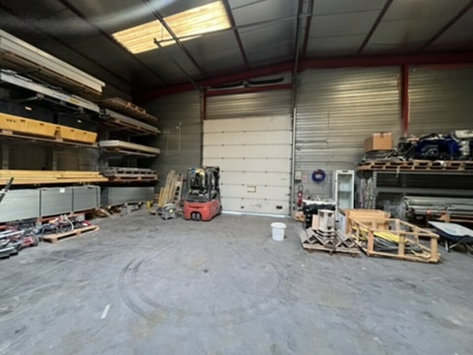 Industriel/Logistique dans Septèmes-les-Vallons à louer Photo intérieure– Image 1 sur 2