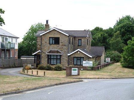 London Rd, East Grinstead à louer - Photo de l’immeuble – Image 2 sur 2
