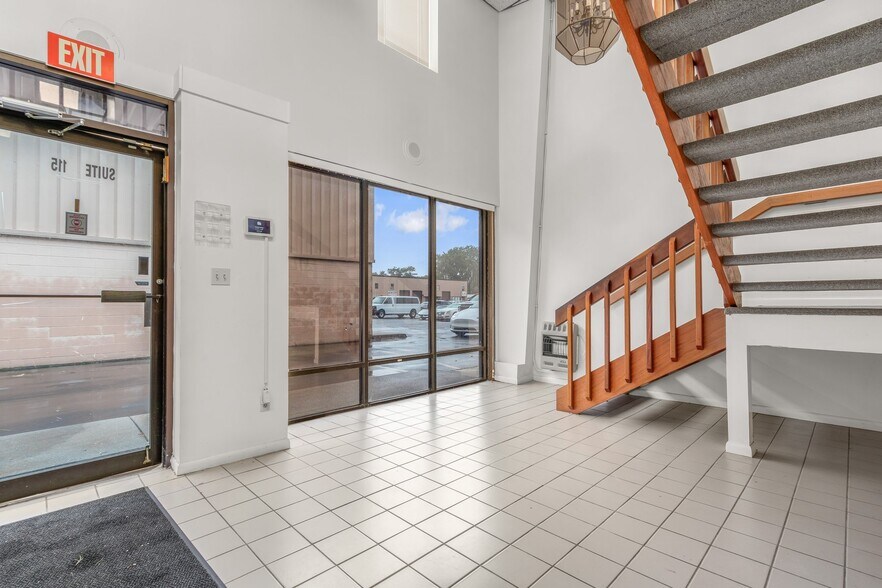 105 S First Colonial Rd, Virginia Beach, VA à vendre - Photo de l’immeuble – Image 3 sur 22