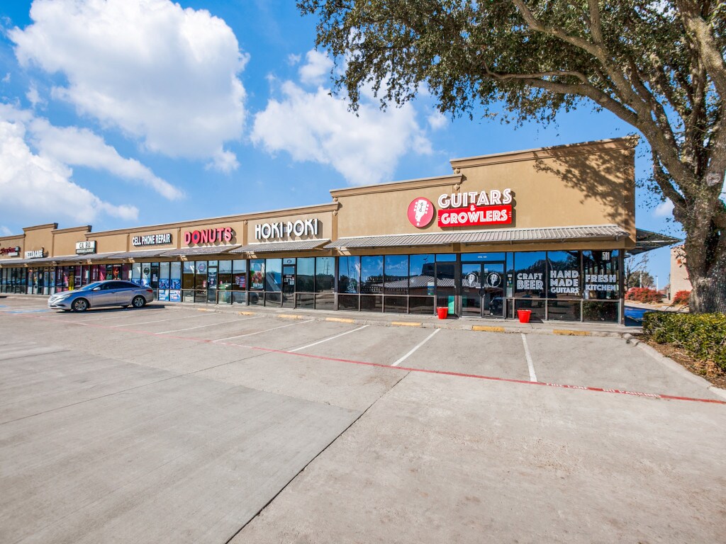 581 W Campbell Rd, Richardson, TX à louer Photo de l’immeuble– Image 1 sur 7