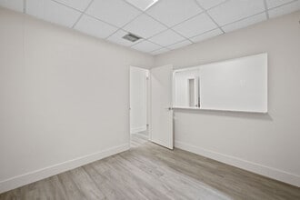 960 W 41st St, Miami Beach, FL à louer Photo intérieure– Image 1 sur 11